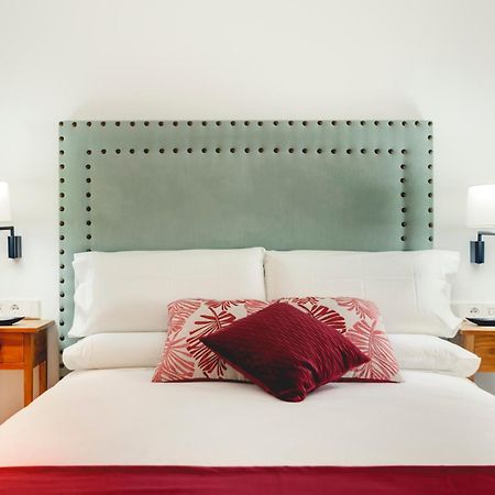 Apartamentos Turisticos La Plaza Chipiona Luaran gambar