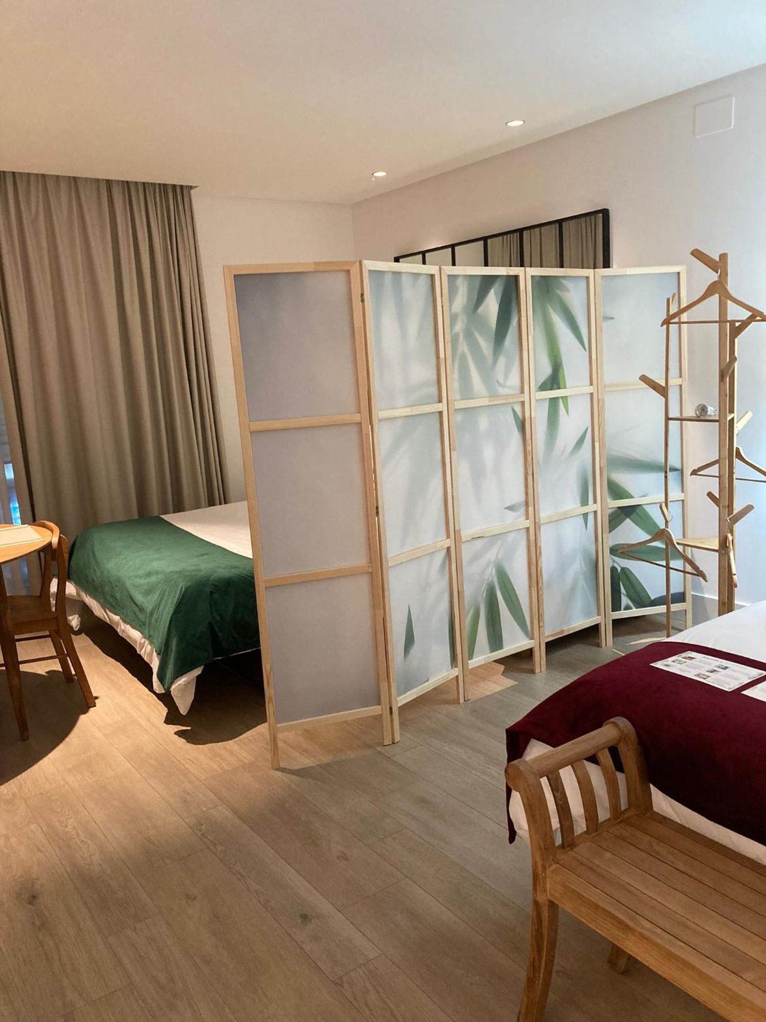 Apartamentos Turisticos La Plaza Chipiona Luaran gambar