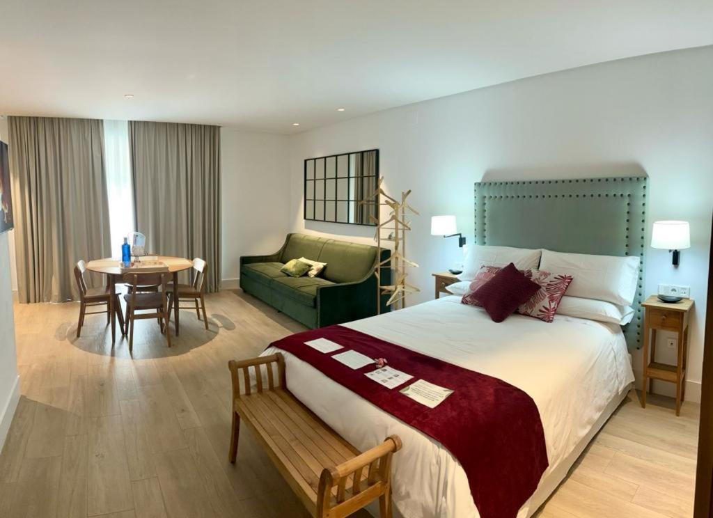 Apartamentos Turisticos La Plaza Chipiona Luaran gambar