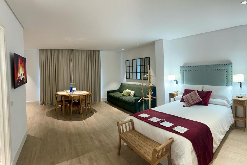 Apartamentos Turisticos La Plaza Chipiona Luaran gambar