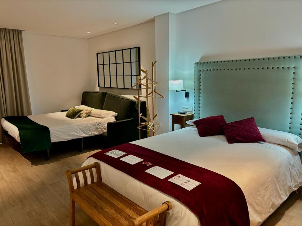Apartamentos Turisticos La Plaza Chipiona Luaran gambar