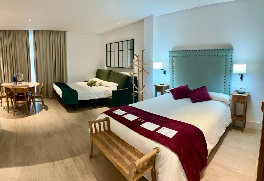 Apartamentos Turisticos La Plaza Chipiona Luaran gambar