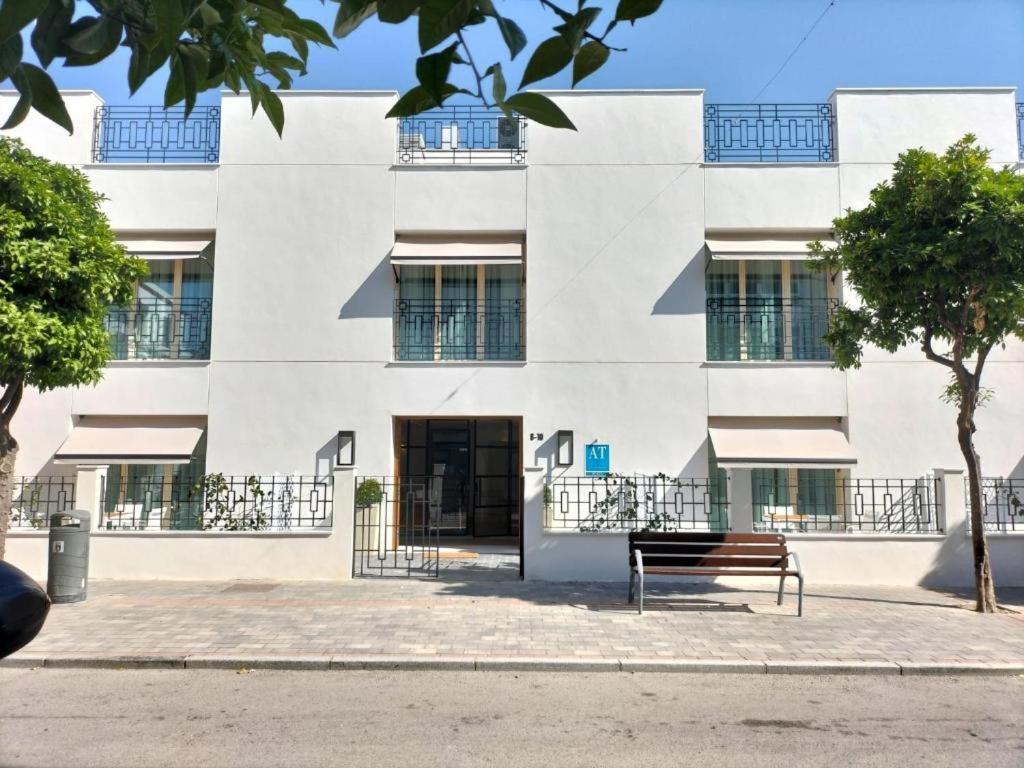 Apartamentos Turisticos La Plaza Chipiona Luaran gambar