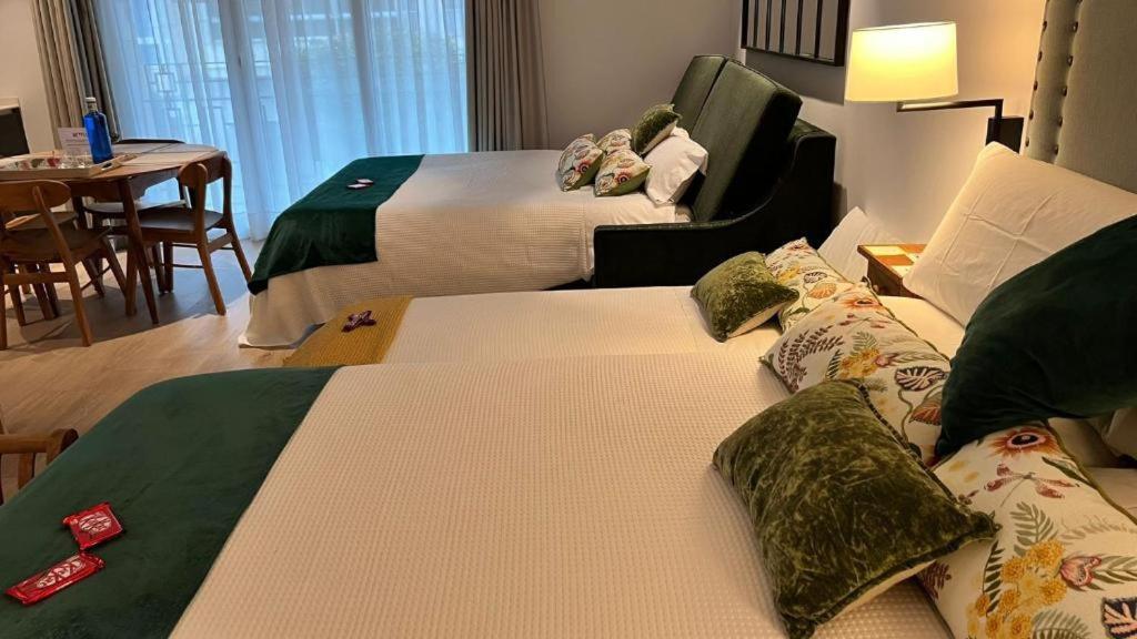 Apartamentos Turisticos La Plaza Chipiona Luaran gambar
