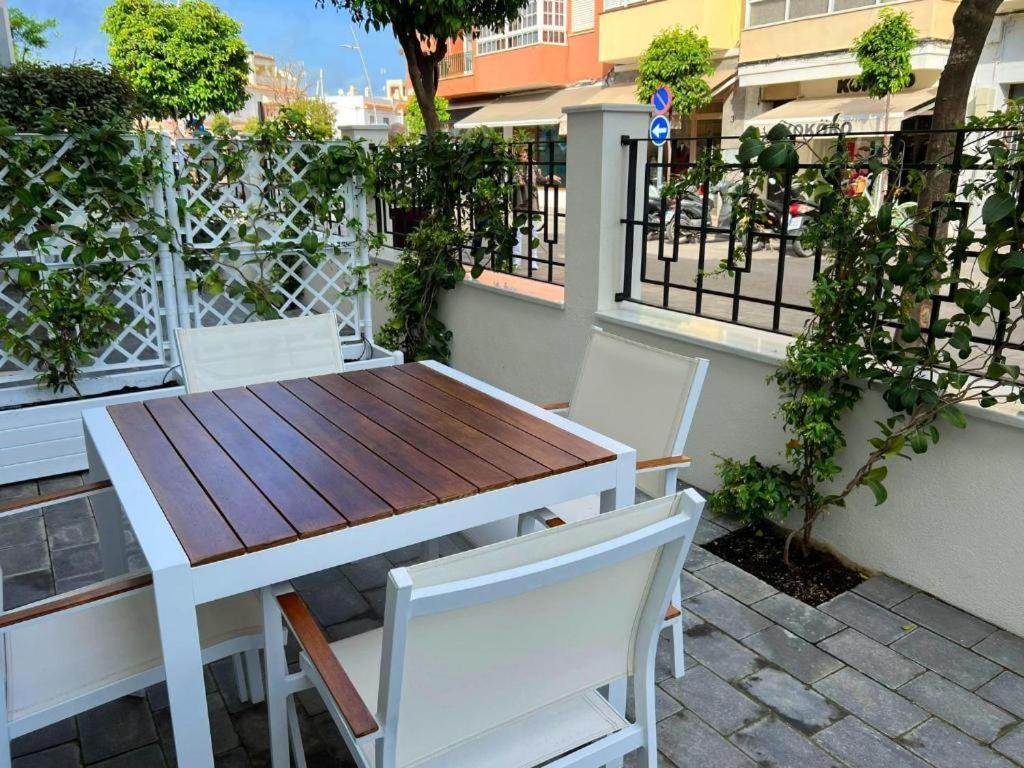Apartamentos Turisticos La Plaza Chipiona Luaran gambar