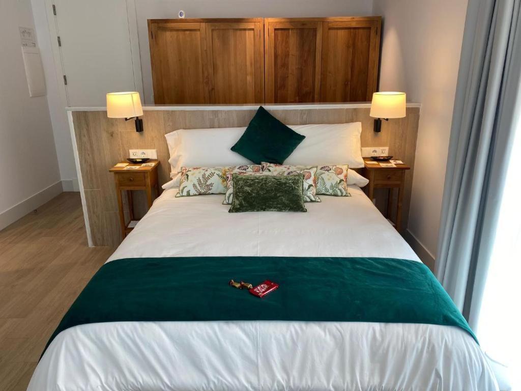 Apartamentos Turisticos La Plaza Chipiona Luaran gambar