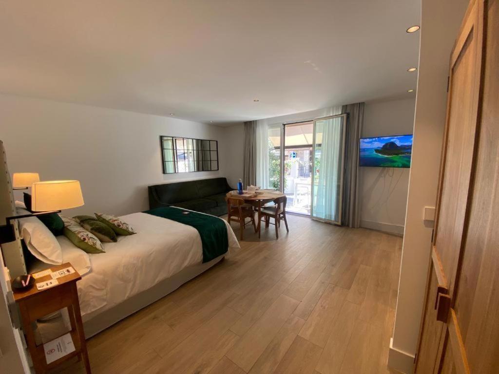 Apartamentos Turisticos La Plaza Chipiona Luaran gambar