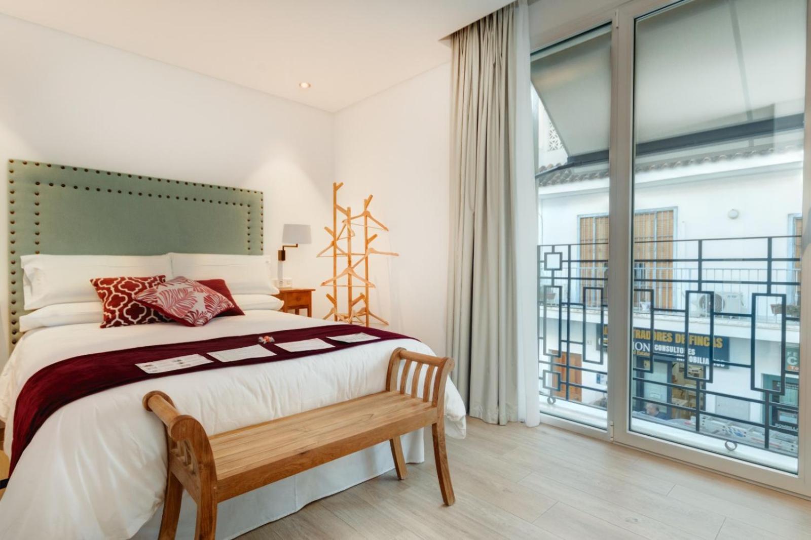 Apartamentos Turisticos La Plaza Chipiona Luaran gambar