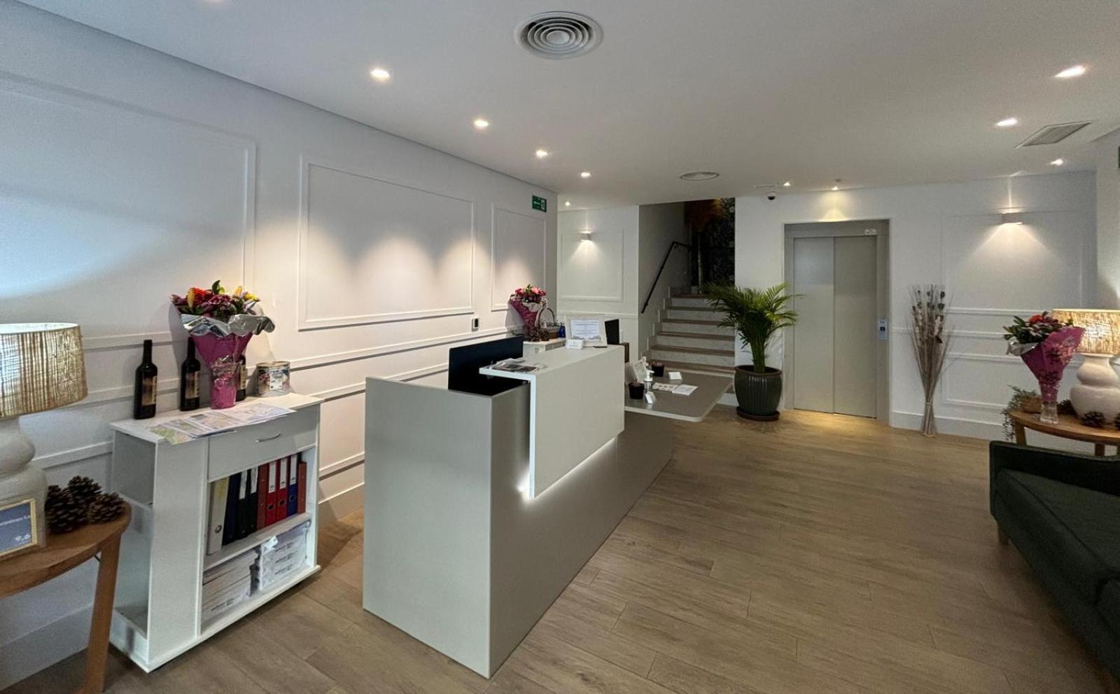 Apartamentos Turisticos La Plaza Chipiona Luaran gambar