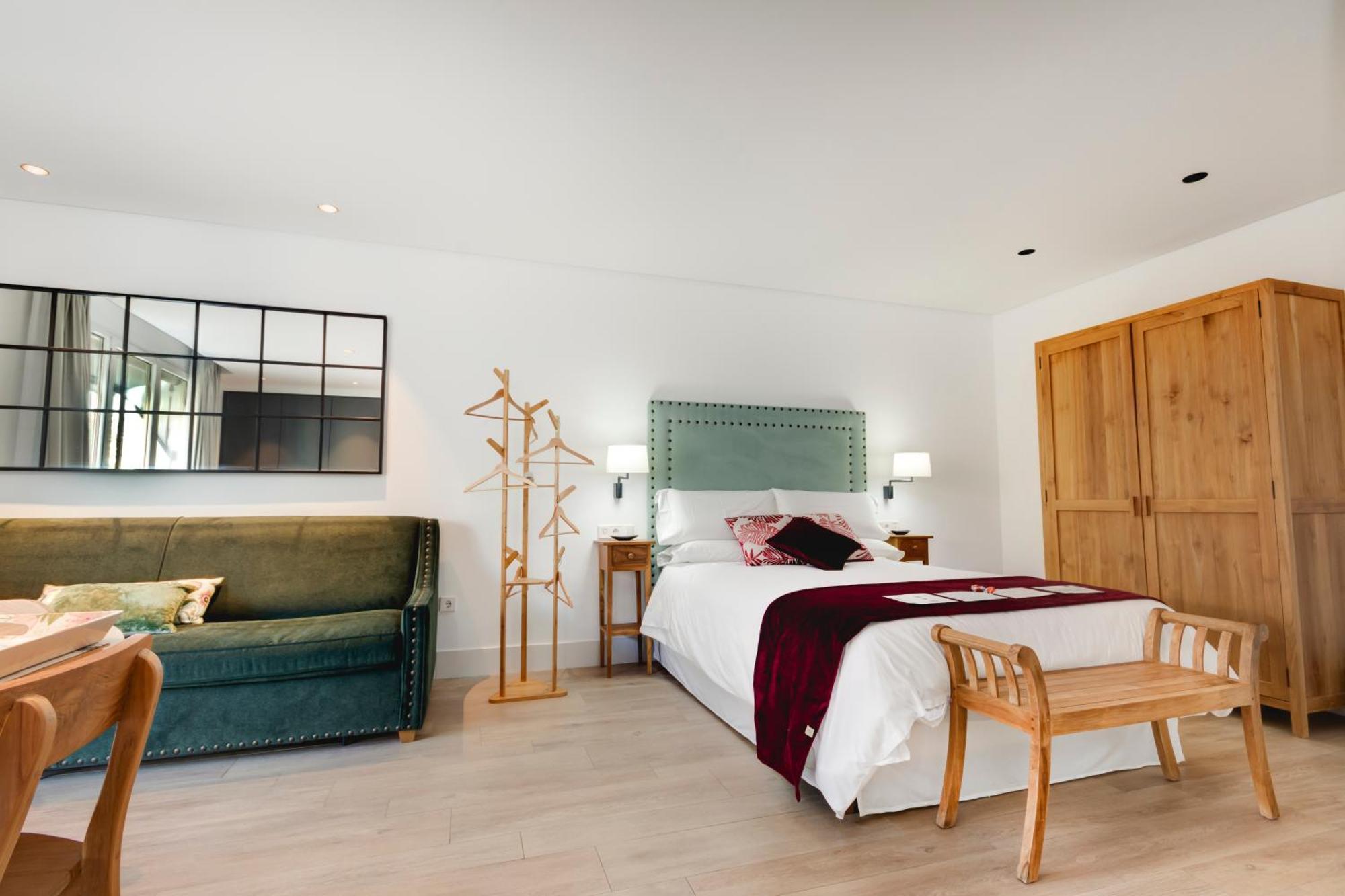 Apartamentos Turisticos La Plaza Chipiona Luaran gambar