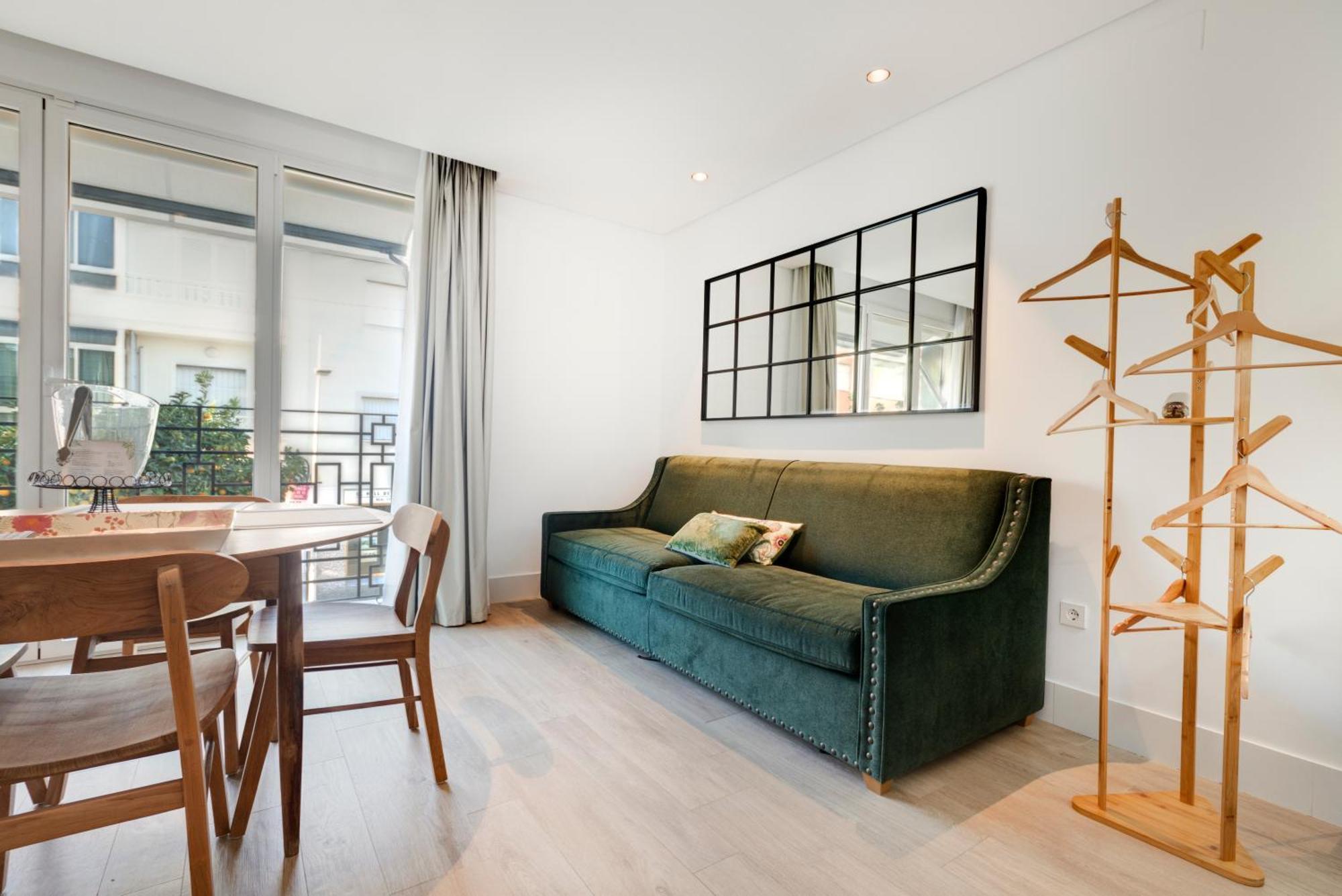 Apartamentos Turisticos La Plaza Chipiona Luaran gambar