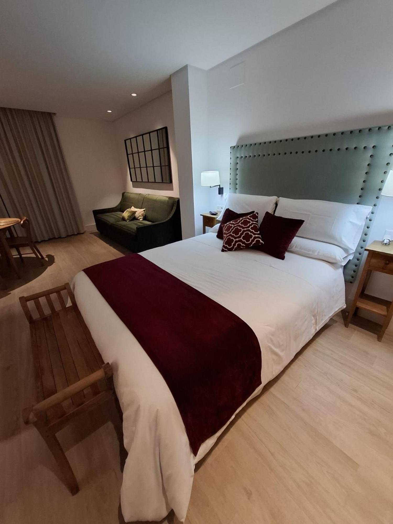 Apartamentos Turisticos La Plaza Chipiona Luaran gambar